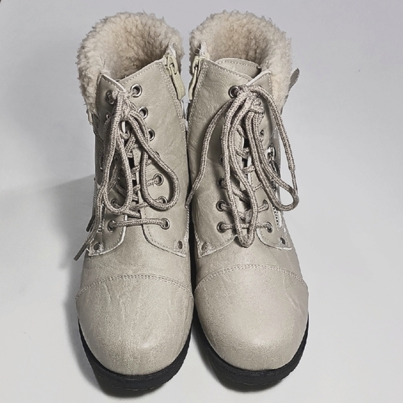 Wanted Barrie Sherling Cuffed Lace-Up Boots Vegan Leather W/buckles Sz 9 - Picture 1 of 8